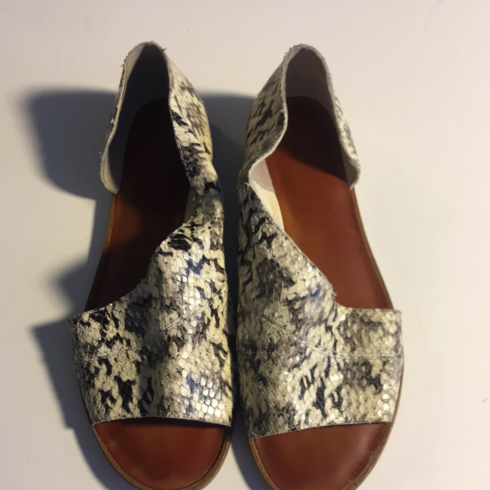1.STATE CELVIN SNAKESKIN LEATHER SHOE